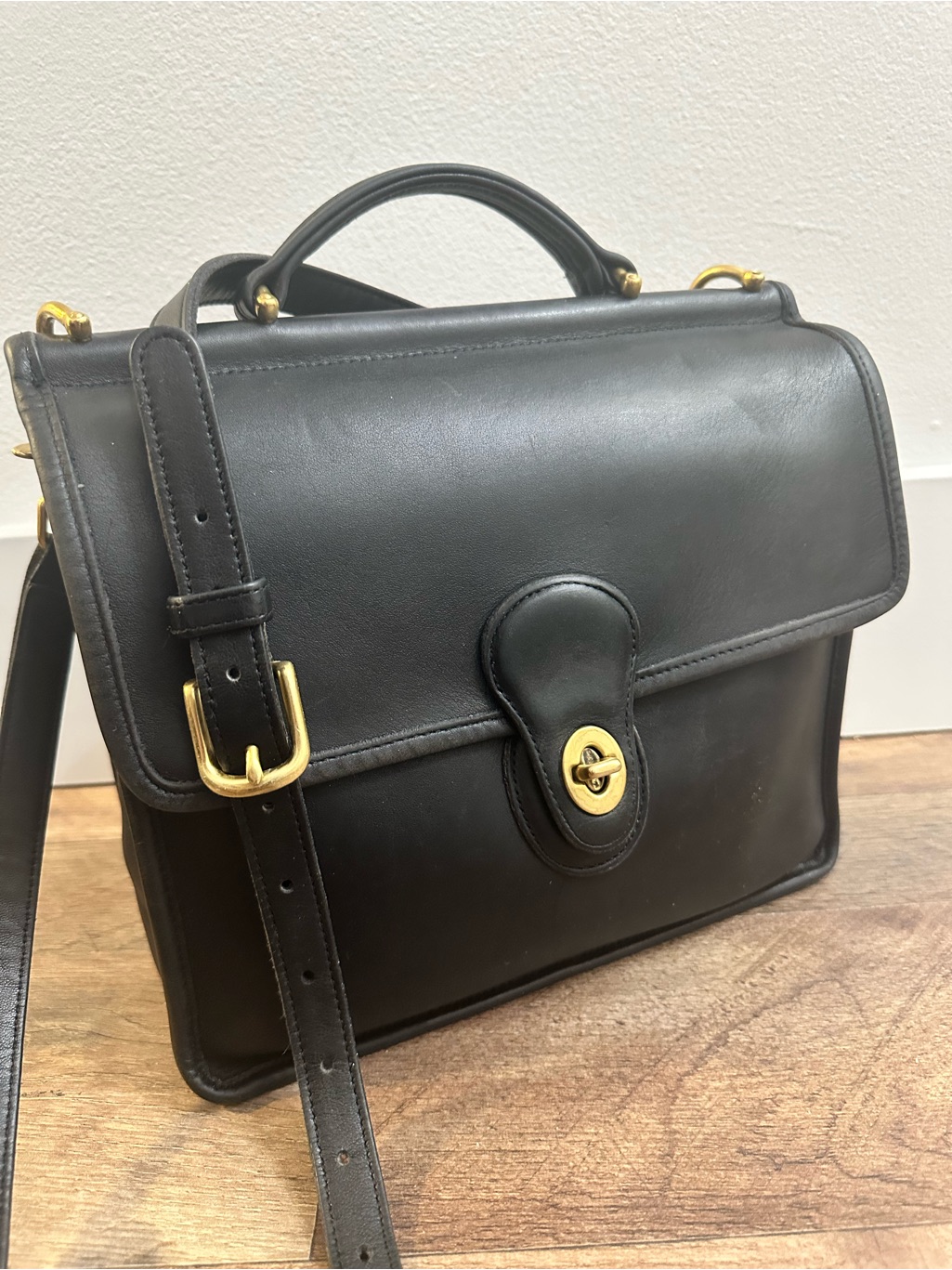 Vintage Coach Willis 9927 Black Glove Tanned Leather Turnlock Satchel Crossbody
